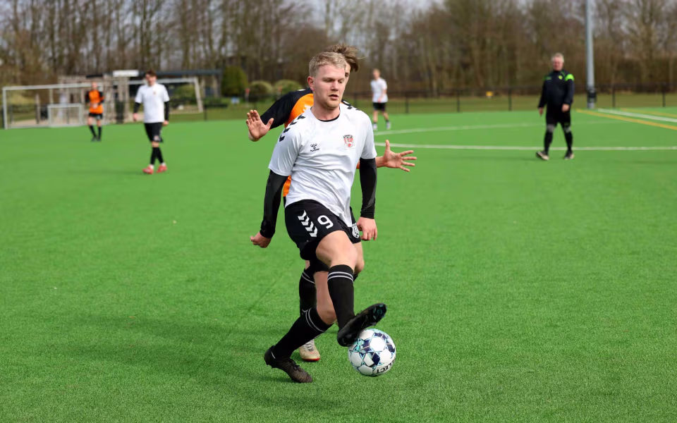 Helle FC senior serie 4 herre tog vigtig sejr over Varde