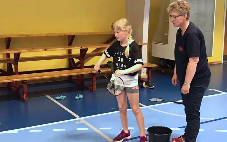 Det skal være sjovt at spille badminton uanset alder
