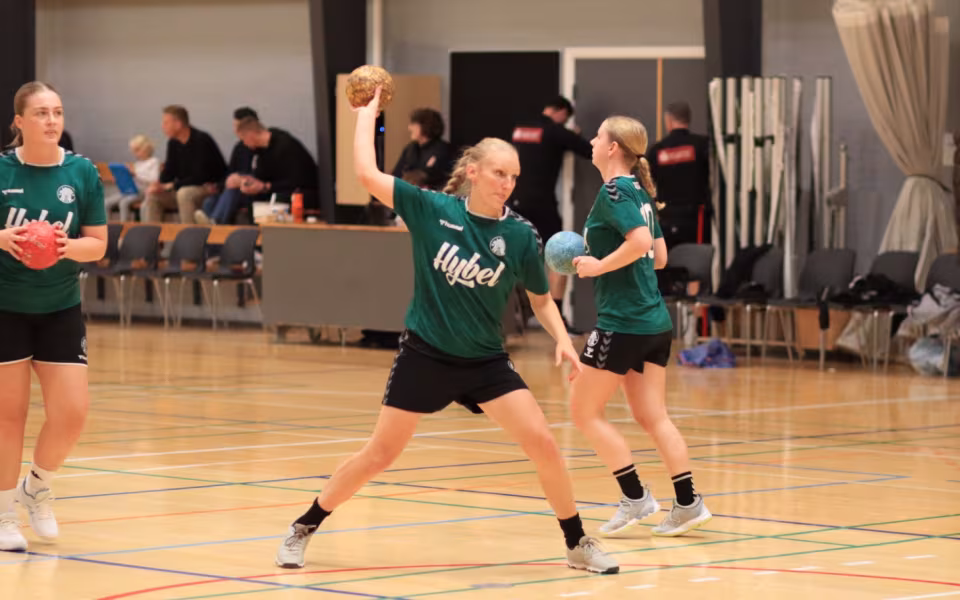 Begge Blåbjerg Hold Led Nederlag