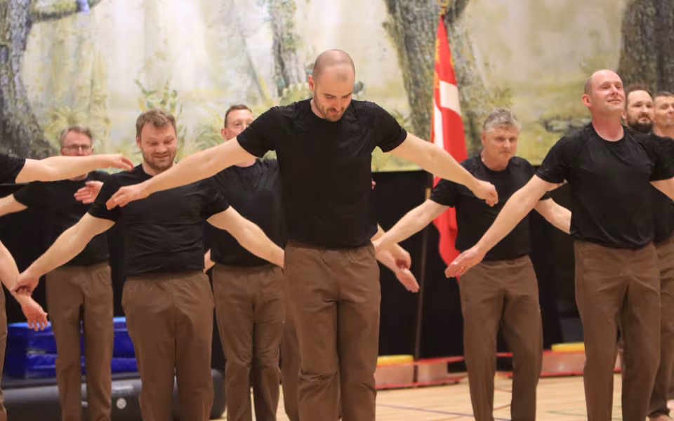 Forårsopvisning styrker integration i Outrup