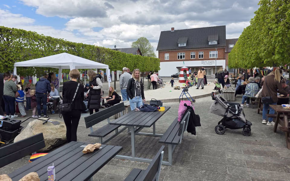 Stor deltagelse til Tistrup Screaming Carneval på torvet - Se de mange billeder