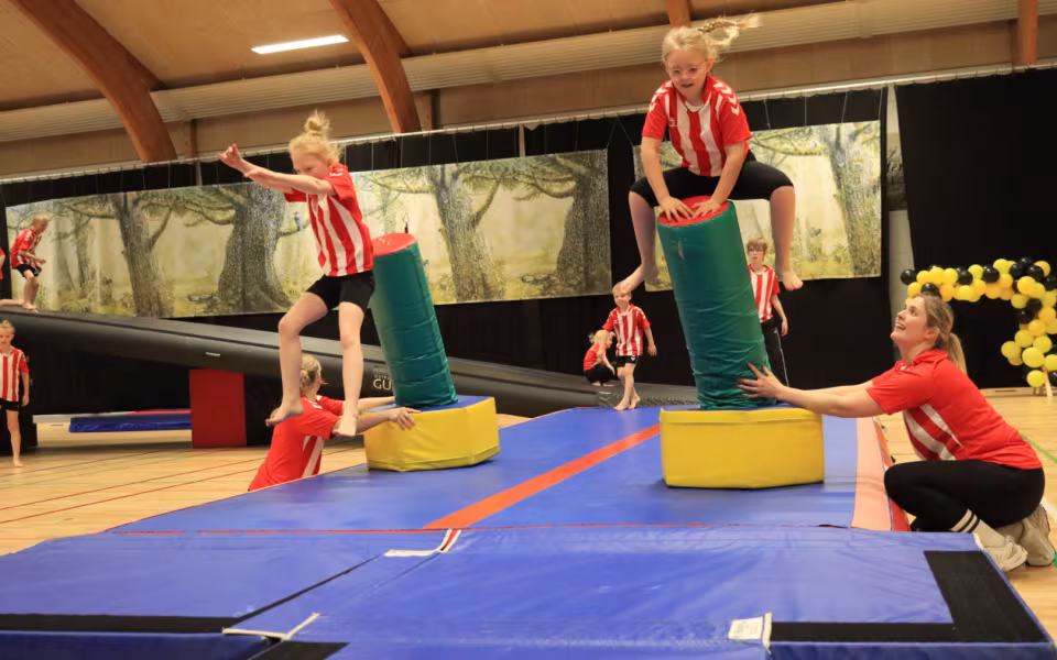 Forårsopvisning styrker integration i Outrup