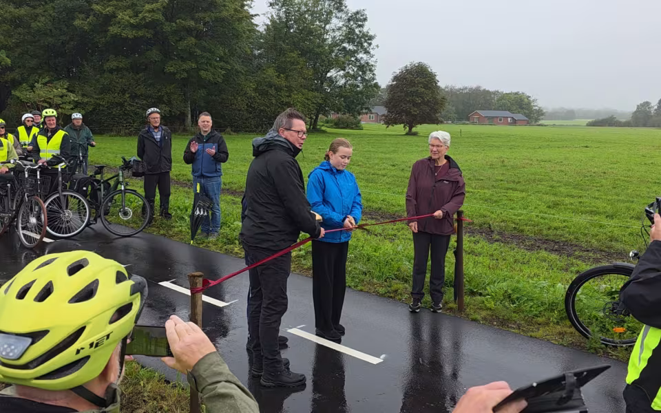 Indslag. Efter 42 års ventetid - Ny cykelsti mellem Strellev og Ølgod indviet