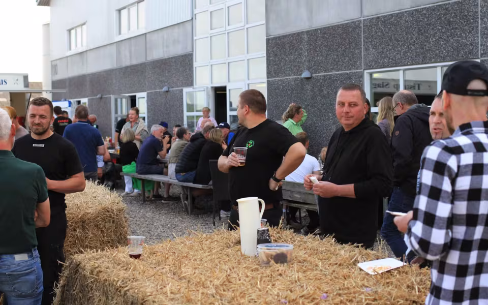 Sidste hilsen i stalden