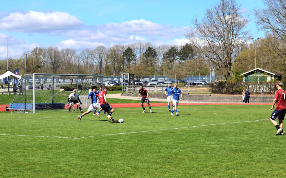 Serie 1 fodbold - HTS blev matchet hårdt i Haderslev