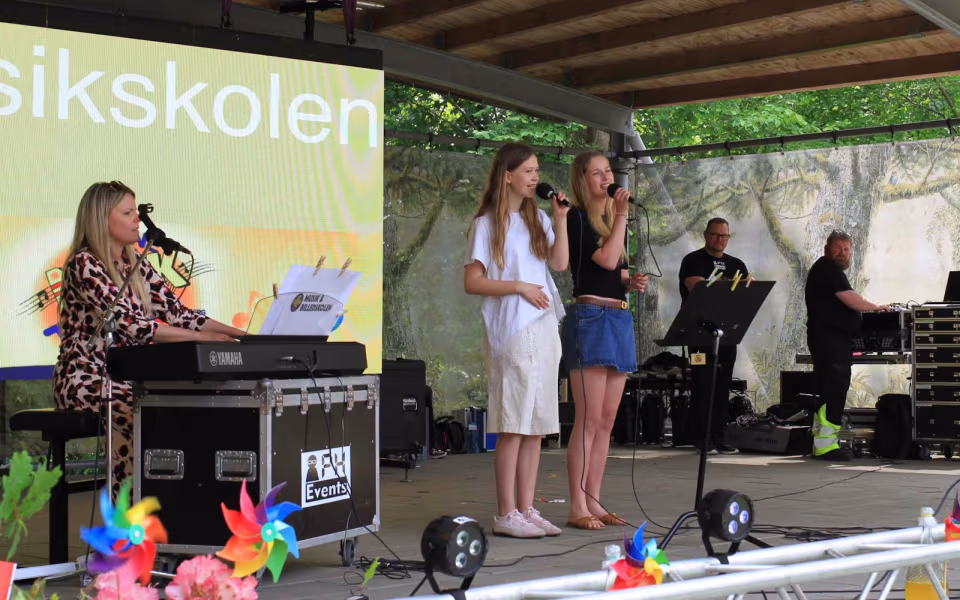 Musikfest samlede generationer i Outrup