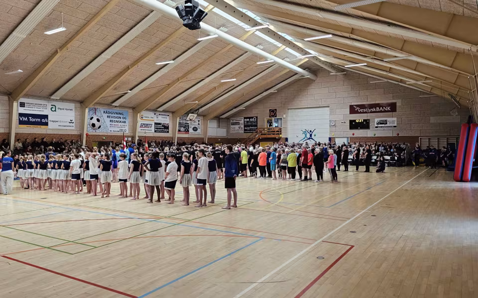 Fra årets Gymnastikopvisning 2025 og ØGU-prisen i Ølgod Hallerne