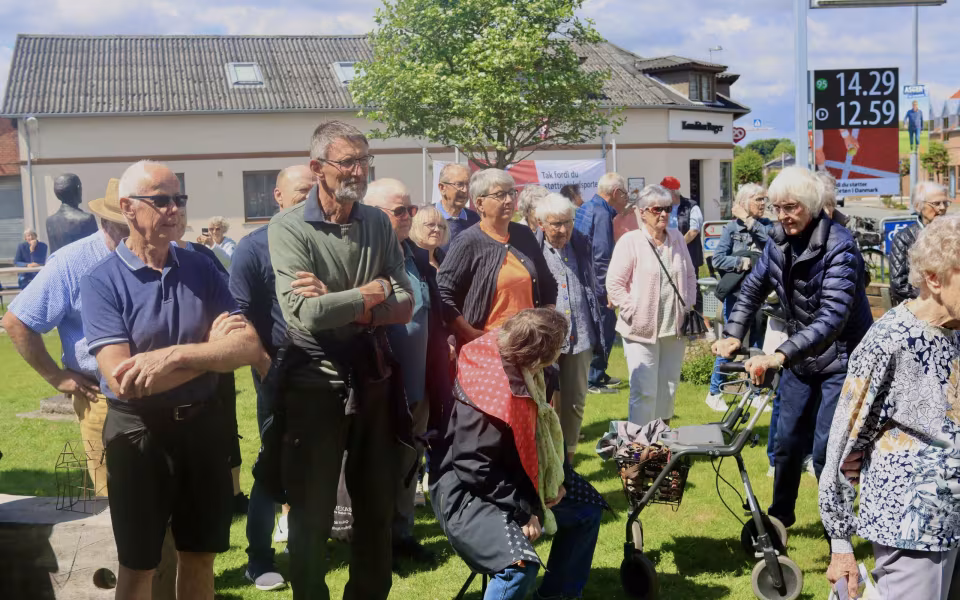 Seniorfest med rundtur og hyldestindslag
