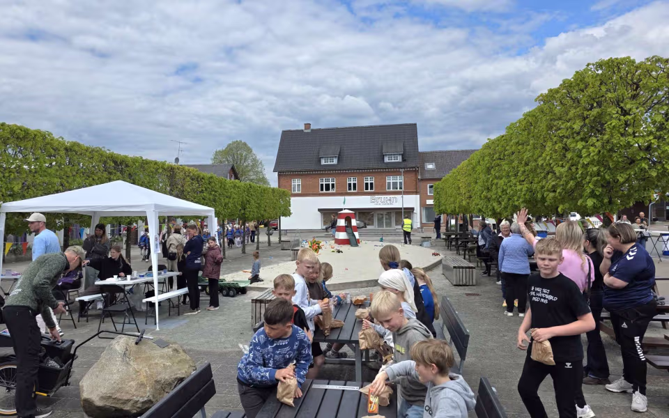 Stor deltagelse til Tistrup Screaming Carneval på torvet - Se de mange billeder