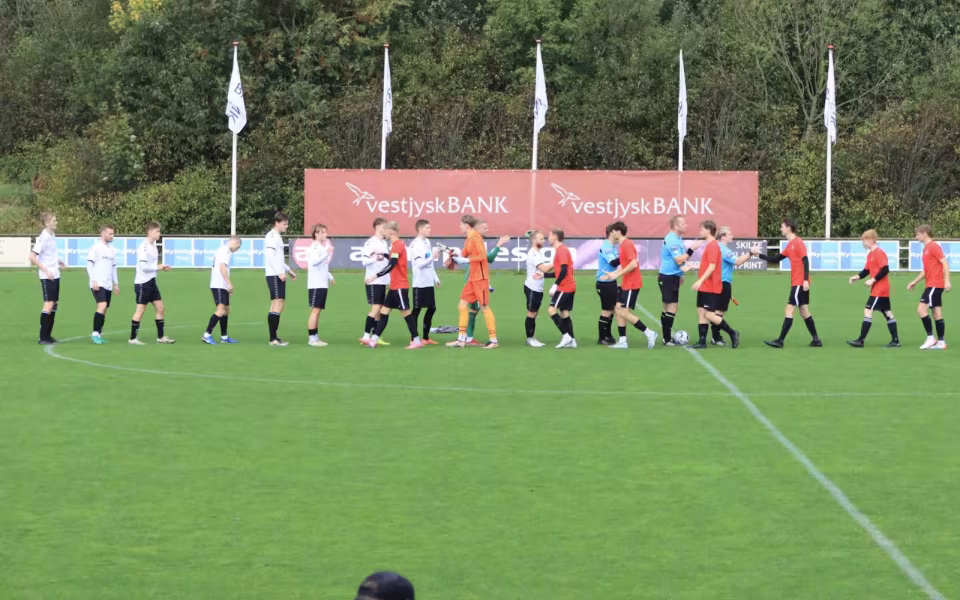 Varde redder point i overtiden