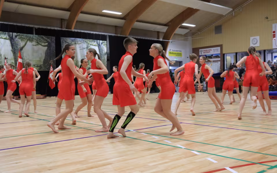 Forårsopvisning styrker integration i Outrup