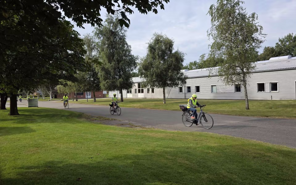 Tistrup Cykler Sammen på smagfuldt besøg hos Mums Kager i Skovlund