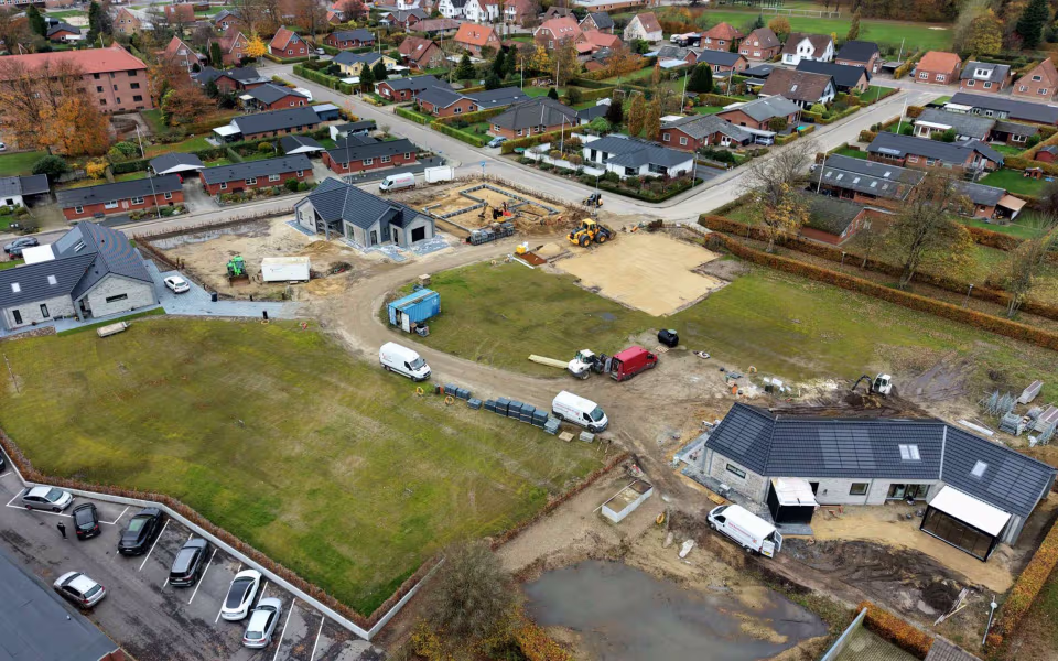 Ahornparken Ølgod den 5. november 2025. Der er gang i byggeriet.   
