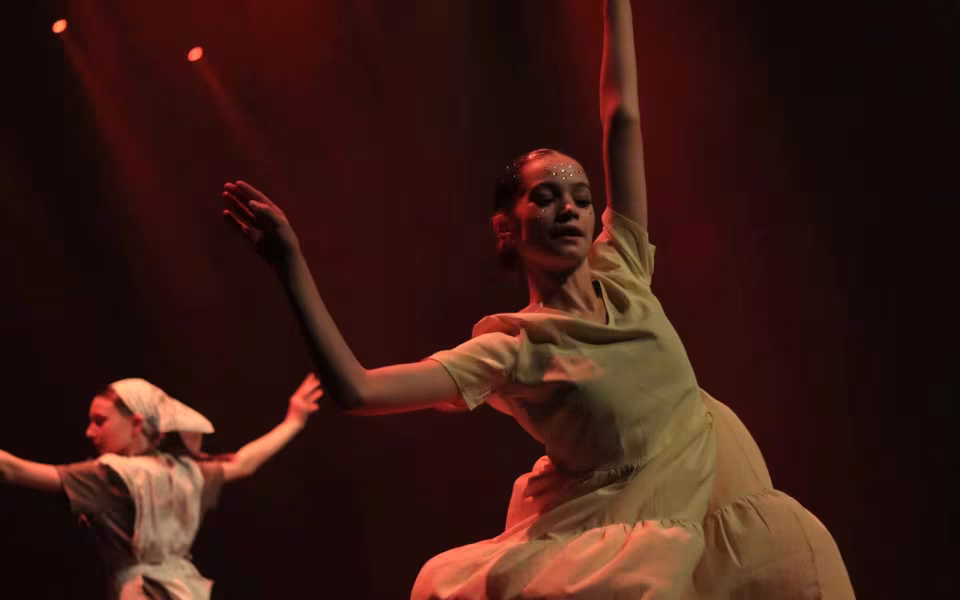 Dance Company Twenty Juleshow begejstrede 1200 publikummer