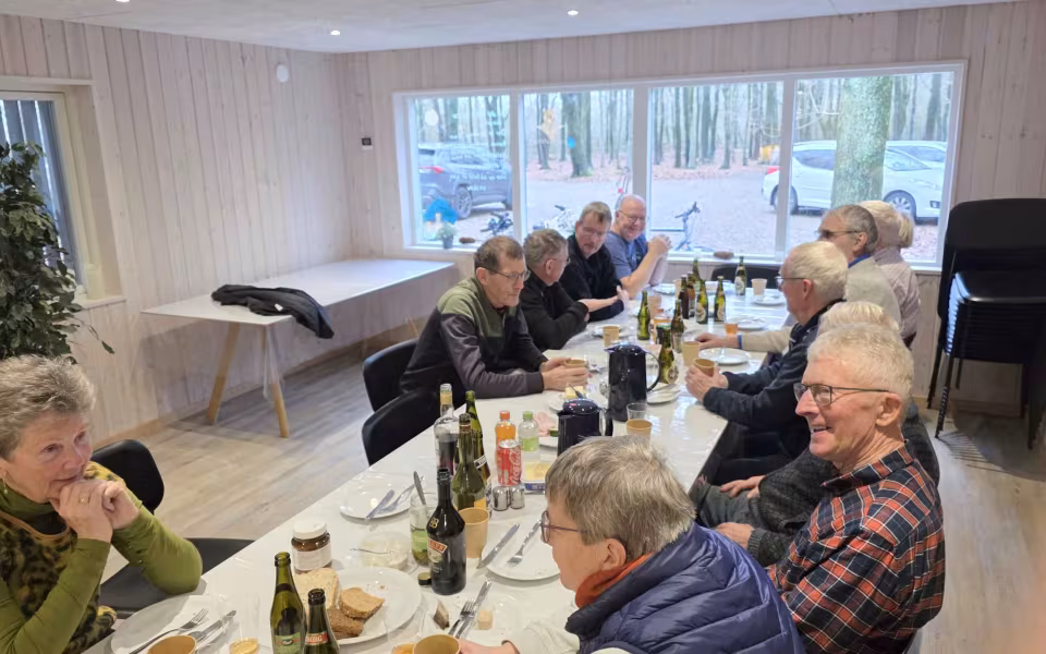 Tistrup by siger farvel til julen, julelysene taget ned