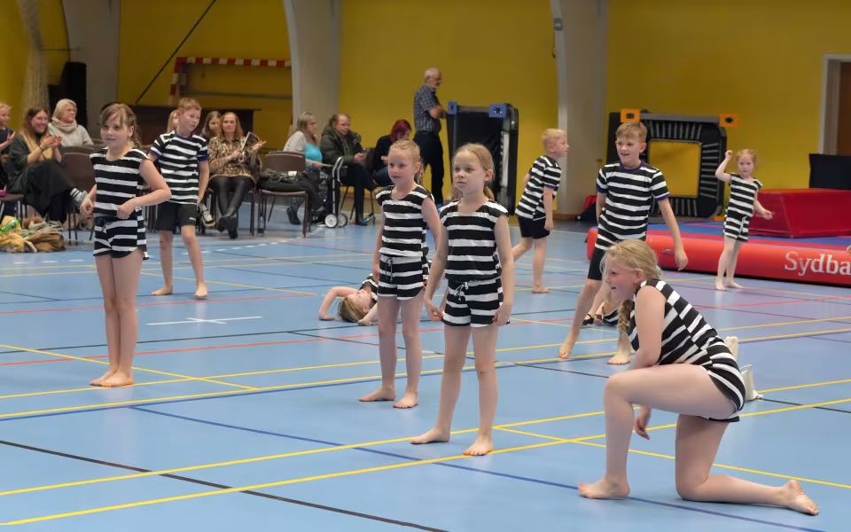 Gymnastikopvisning 2025 i Skovlund-Ansager Hallen