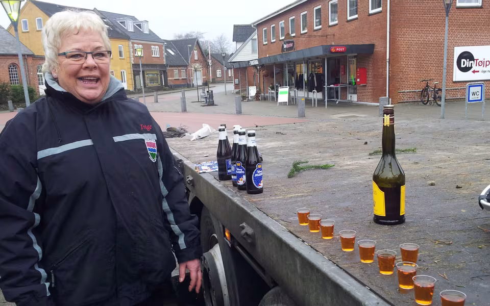 Juletræet rejses