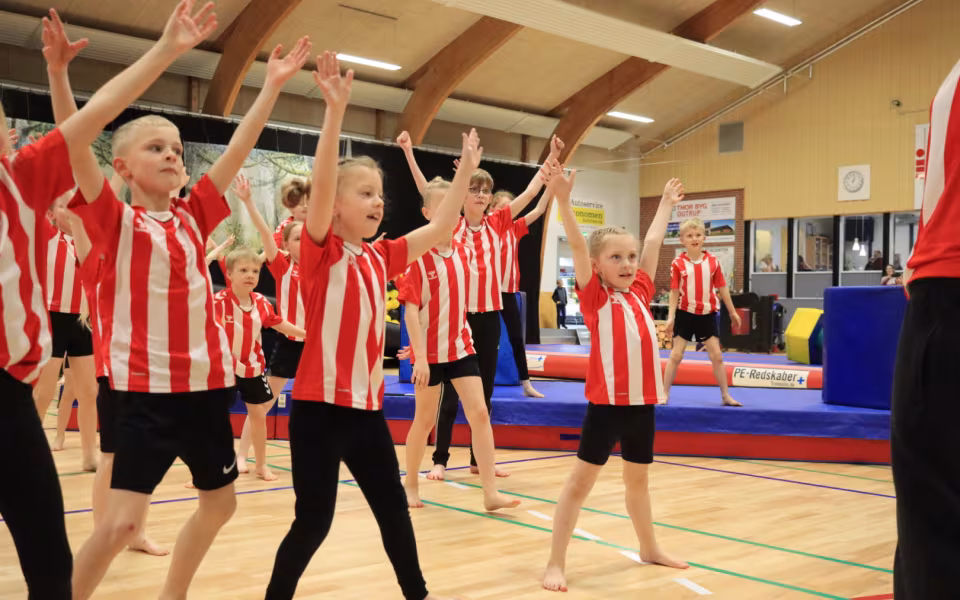 Forårsopvisning styrker integration i Outrup