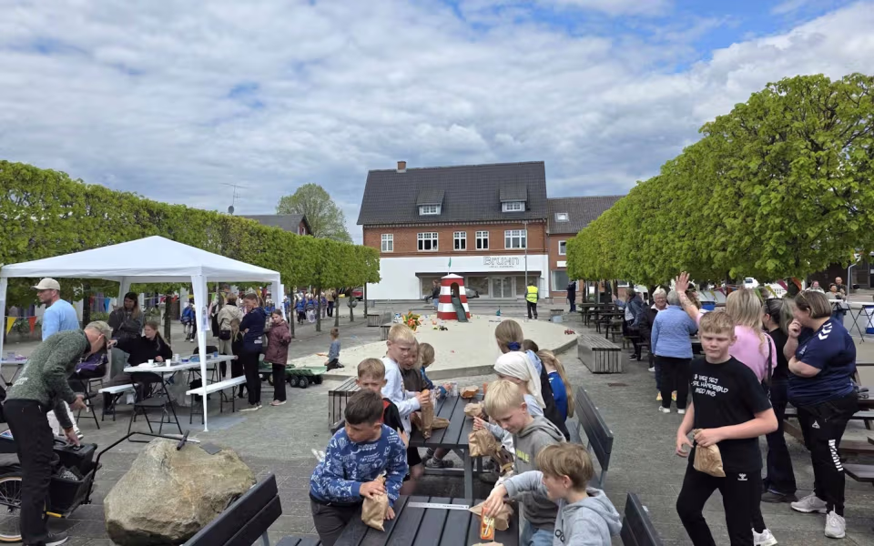 Stor deltagelse til Tistrup Screaming Carneval på torvet - Se de mange billeder