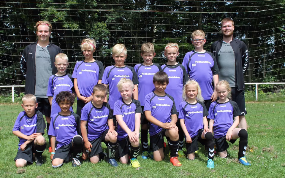 Holdbilleder fra fodboldskolen i Ansager 2017 og til sidst et fjollebillede
