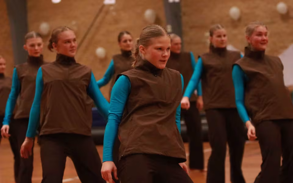 Seniorer fejrer gymnastik og fællesskab