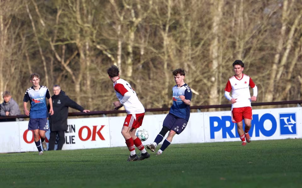 HTS U19 vinder 5-1 over SGI. Se de mange billeder.