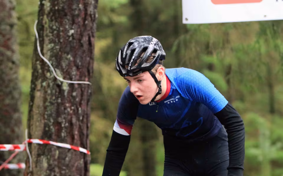 Mountainbike ryttere imponerede trods vådt vejr