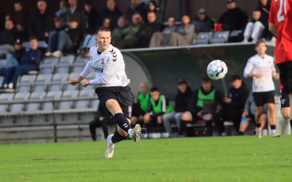 Varde redder point i overtiden