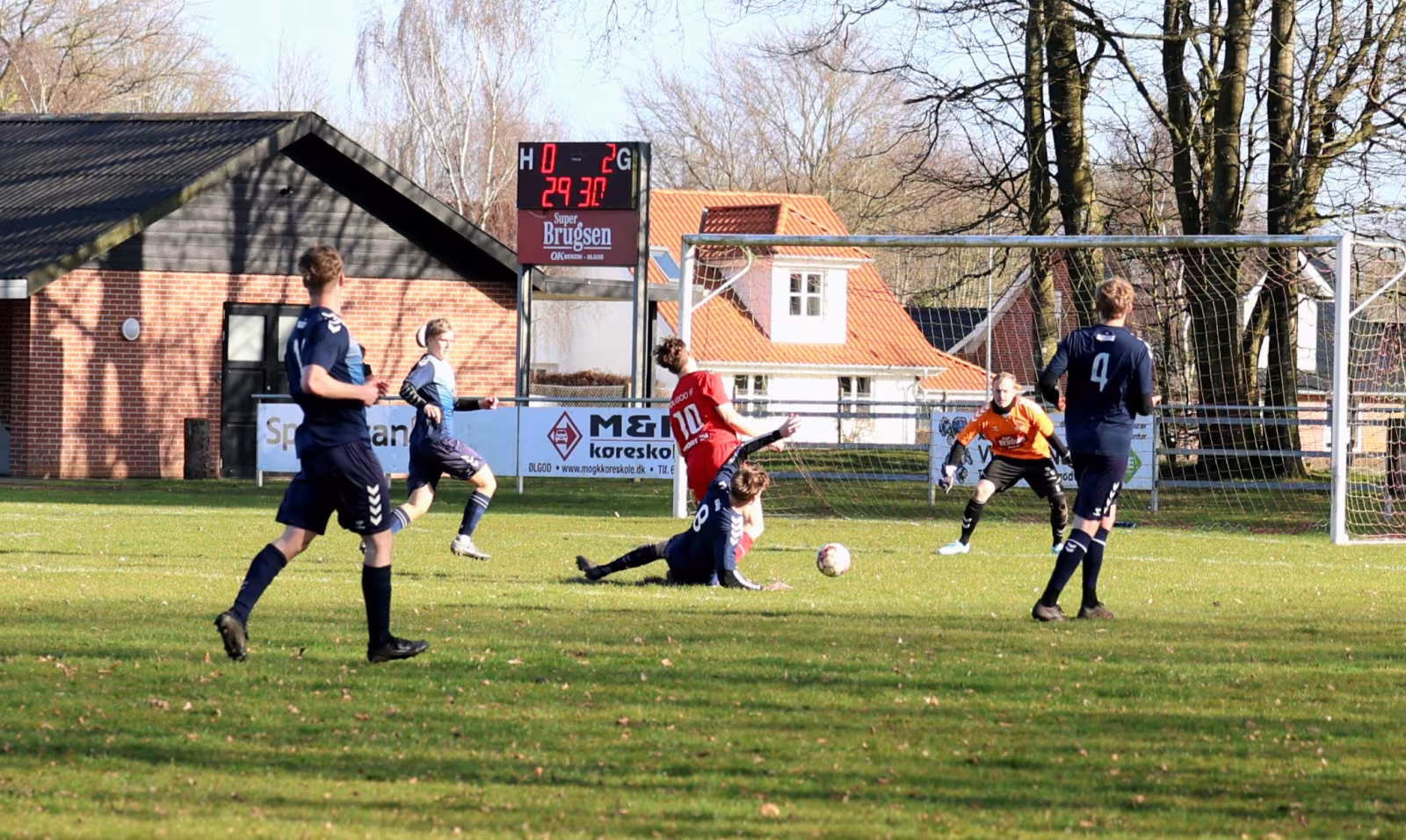 Fodbold Serie 3 herre Ølgod vandt hjemme 4-3 over HTS - Se billeder fra kampen.