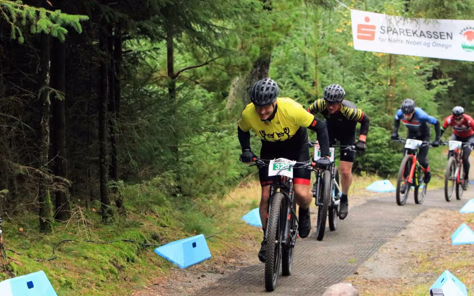 Mountainbike ryttere imponerede trods vådt vejr