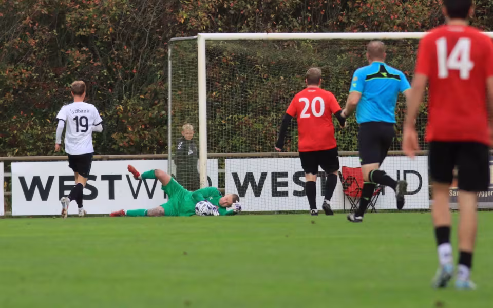 Varde redder point i overtiden