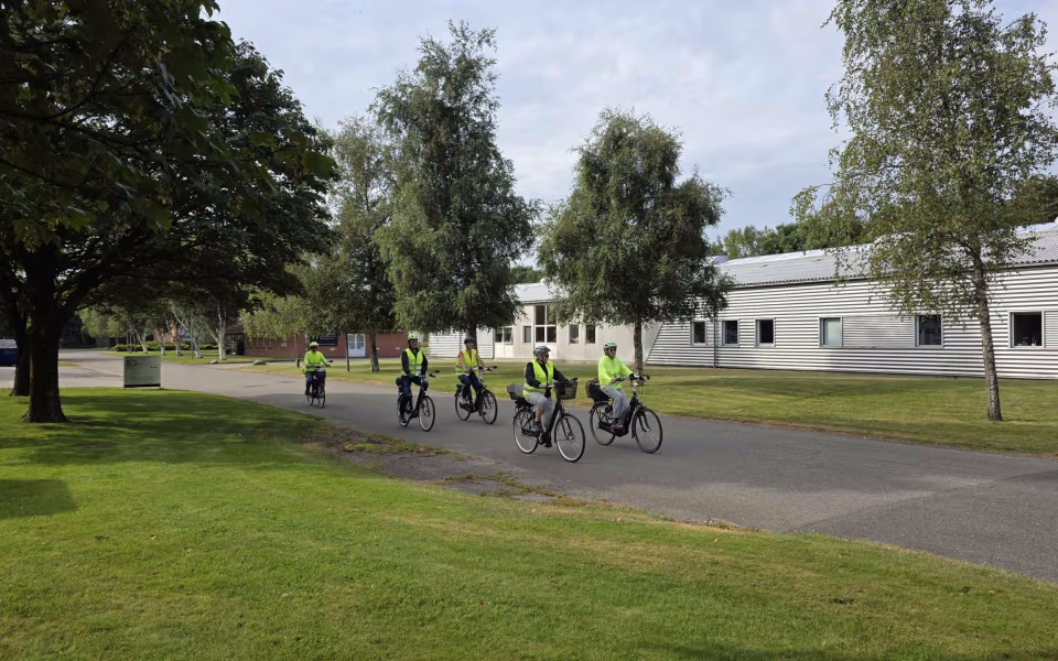 Tistrup Cykler Sammen på smagfuldt besøg hos Mums Kager i Skovlund