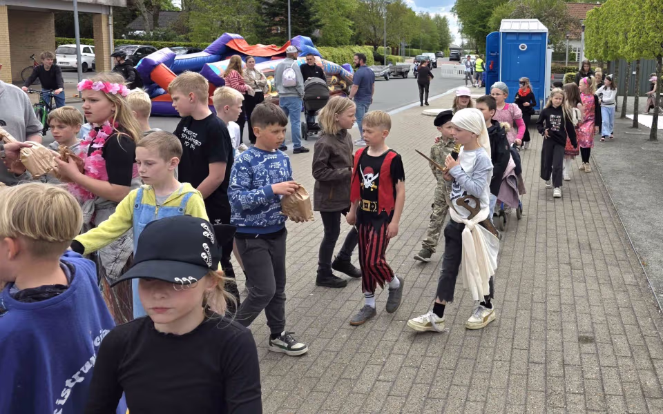 Stor deltagelse til Tistrup Screaming Carneval på torvet - Se de mange billeder