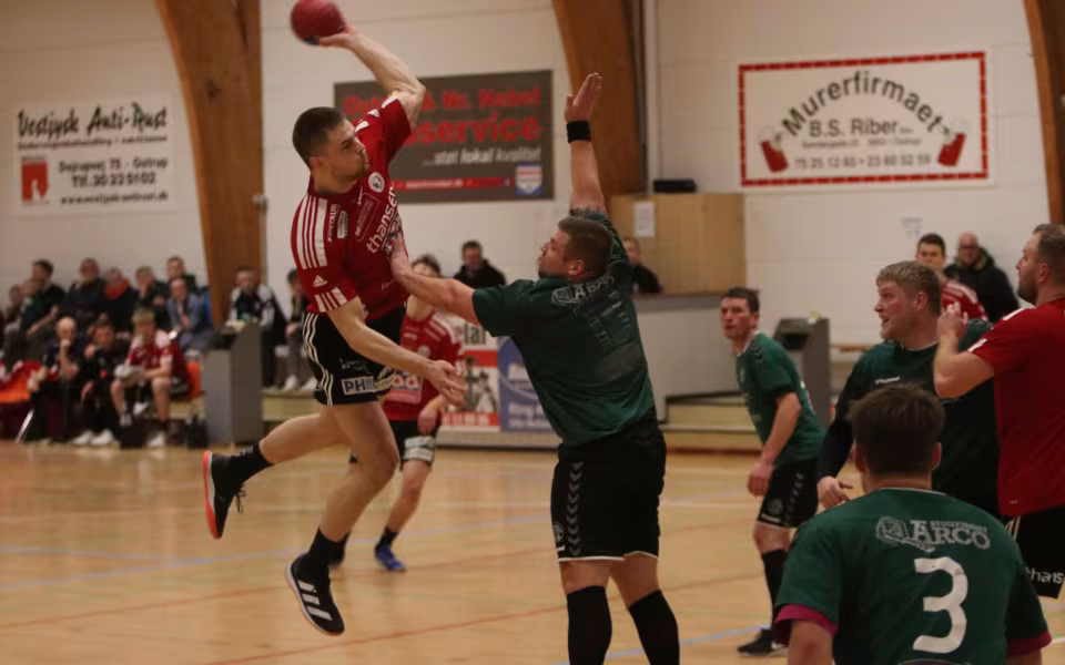 Blåbjerg HK  fejrer håndboldfest trods nederlag