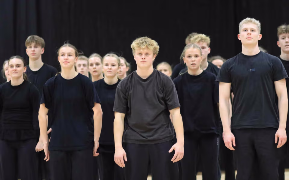 Julegymnastik samler fuldt hus