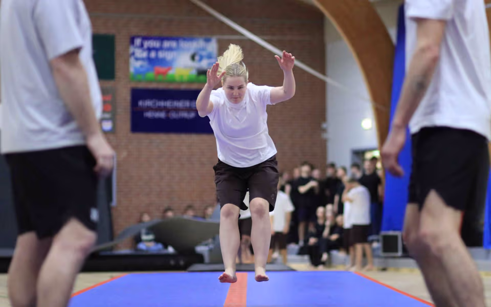 Julegymnastik samler fuldt hus
