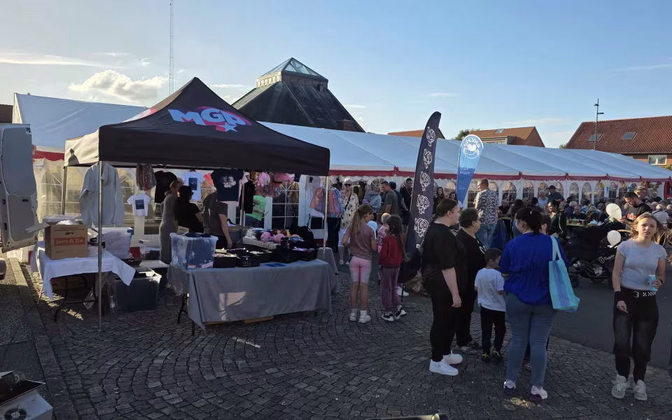 Billeder fra - Et brag af en Late Night fredag aften i Ølgod.