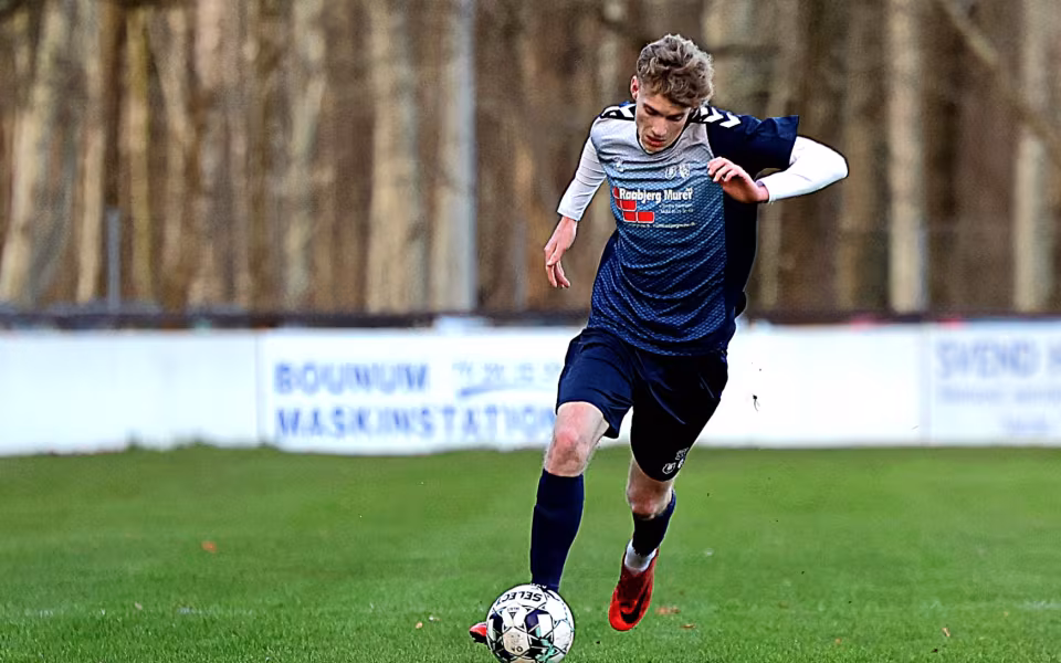 HTS U19 vinder 5-1 over SGI. Se de mange billeder.