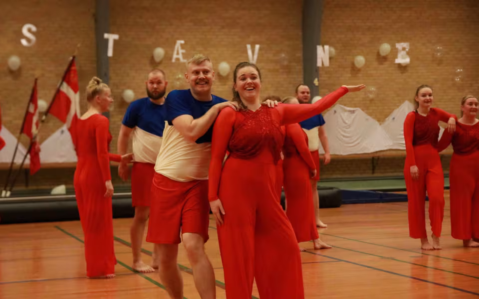 Seniorer fejrer gymnastik og fællesskab