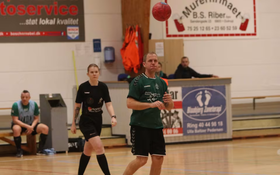 Blåbjerg HK Serie 2  triumferer i topkamp