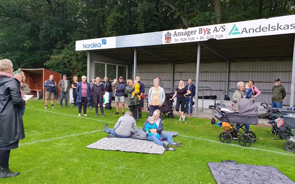 Bedsteforældredag i dagplejen på Ansager stadion