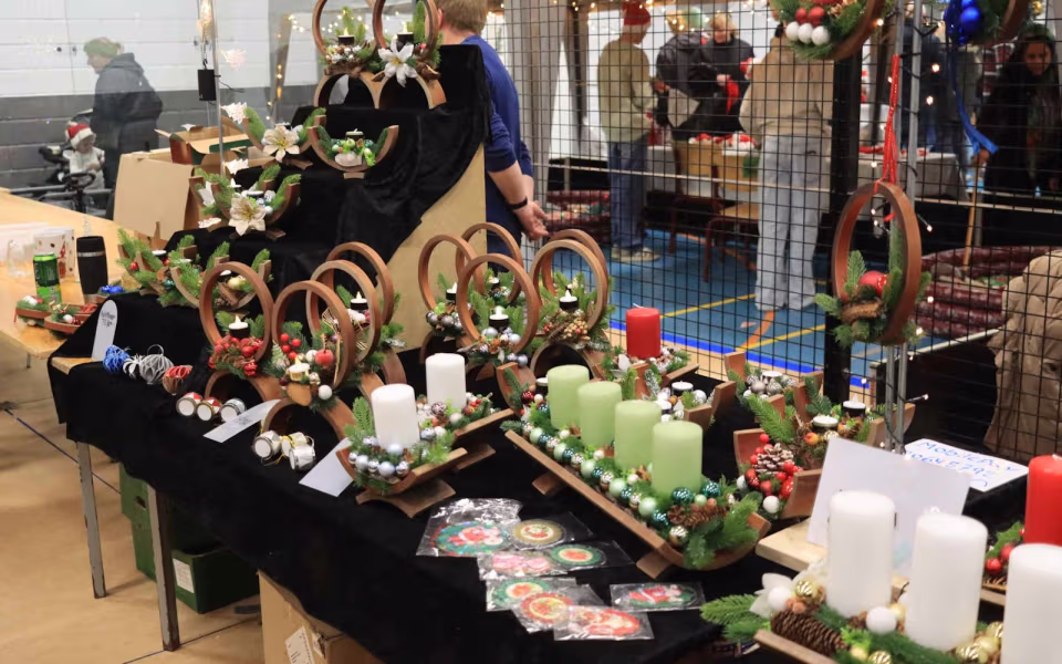 Julemarked samlede Billum i hallen