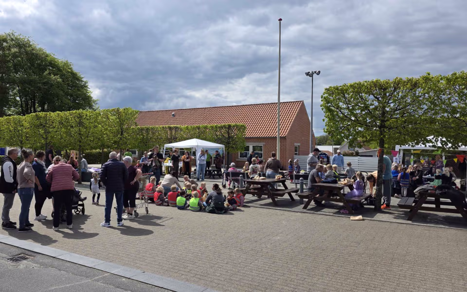 Stor deltagelse til Tistrup Screaming Carneval på torvet - Se de mange billeder