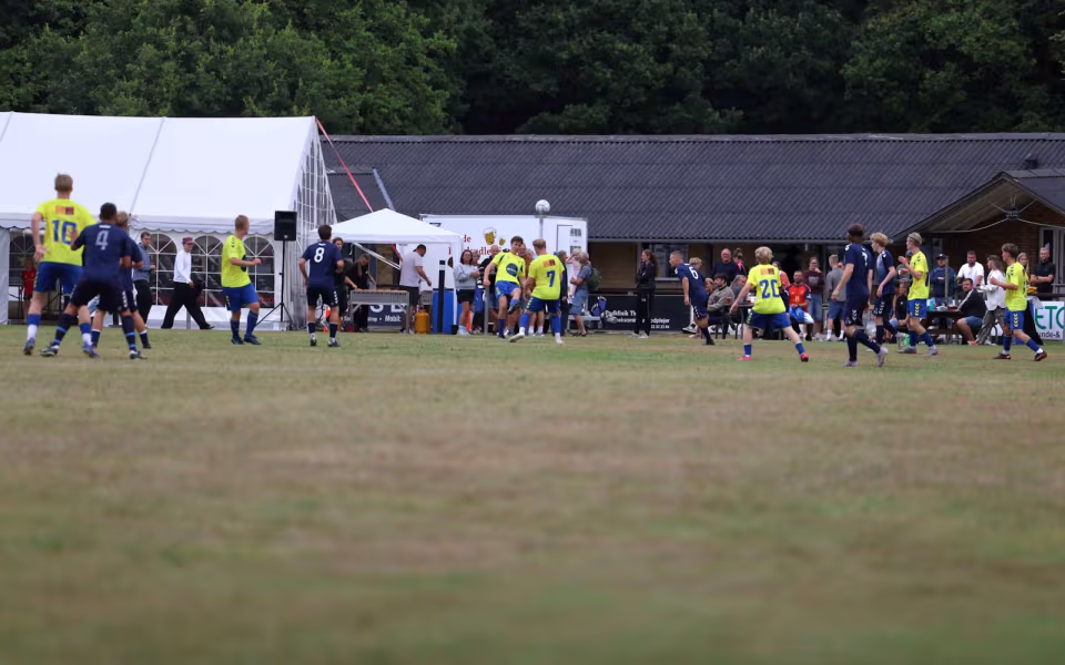 HTS-serie 1 åbner efterårssæsonen med fortjent 3-0-sejr - Se filmklip fra kampen