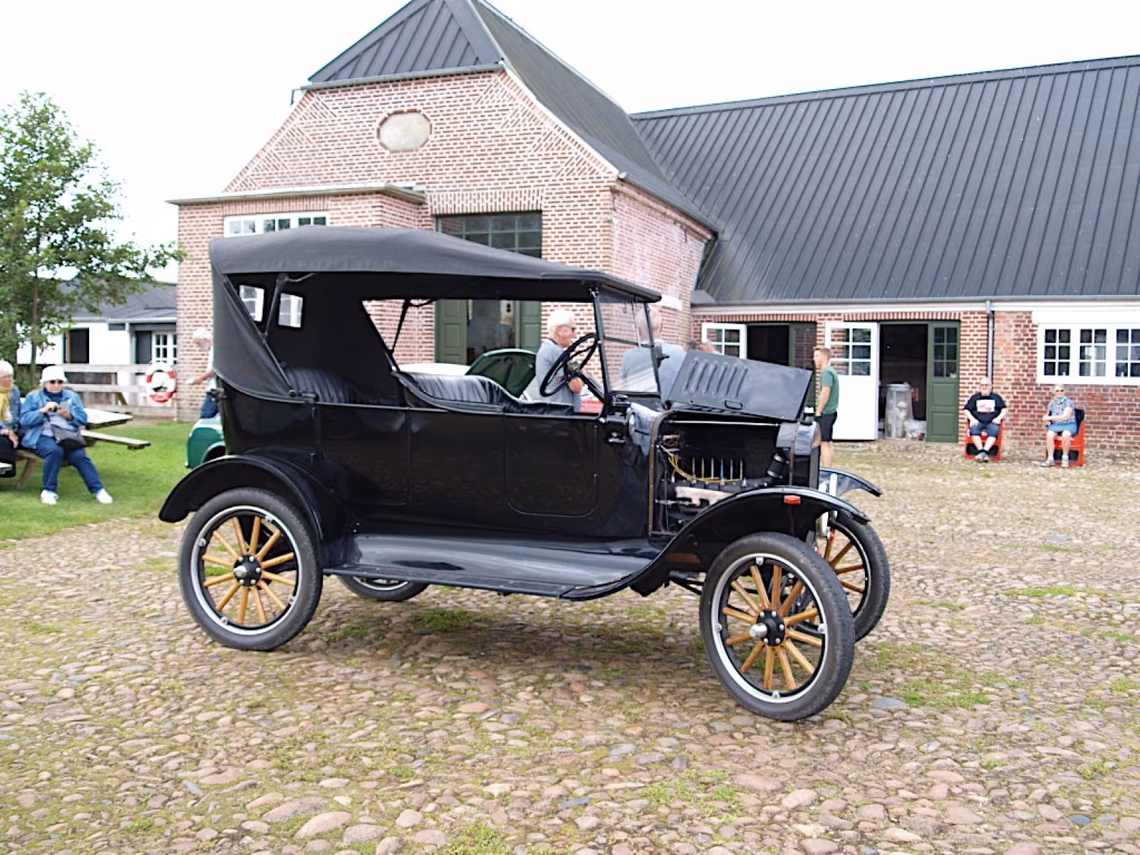 9 aug.: Veteranbiltræf