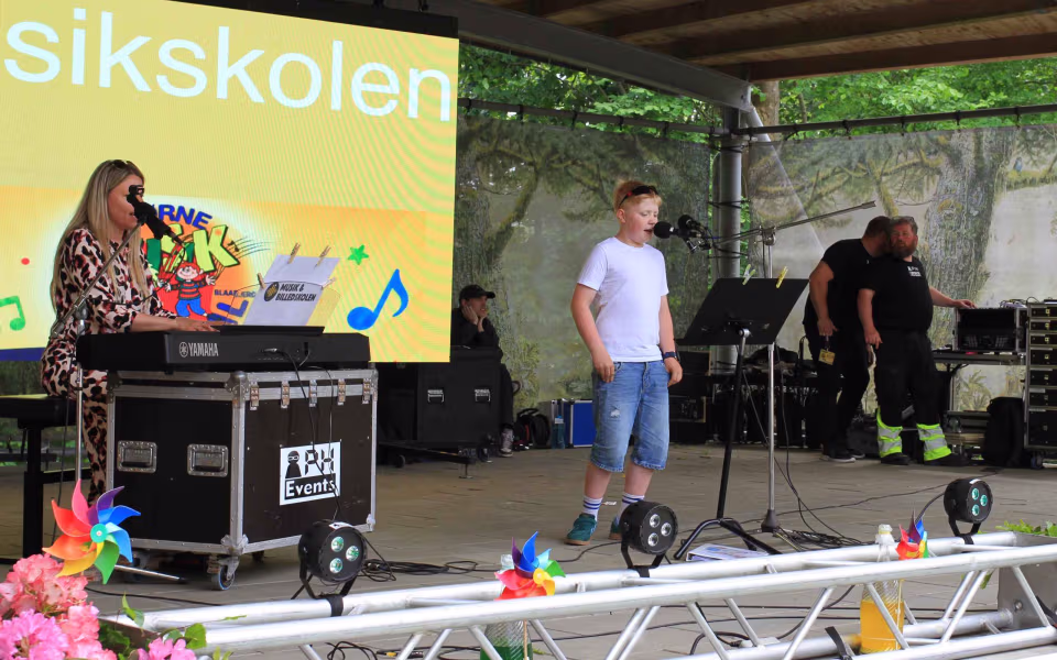 Musikfest samlede generationer i Outrup