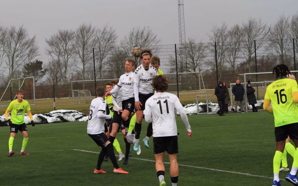Varde kæmpede, men tabte knebent