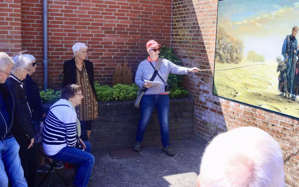 Seniorfest med rundtur og hyldestindslag