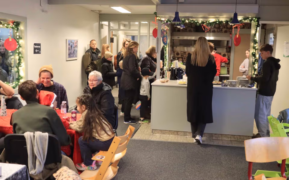 Julemarked samlede Billum i hallen
