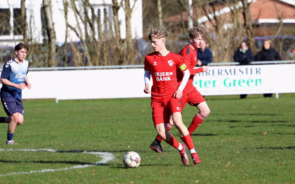 Fodbold Serie 3 herre Ølgod vandt hjemme 4-3 over HTS - Se billeder fra kampen.
